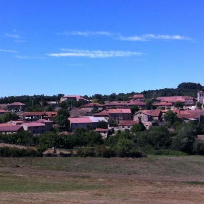 Pueblo Desde El Alto 1